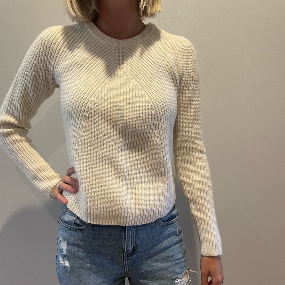 White fitted sweater